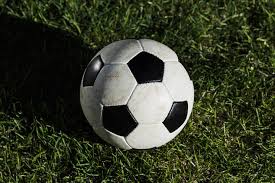 学生篮球爱好者学习场景